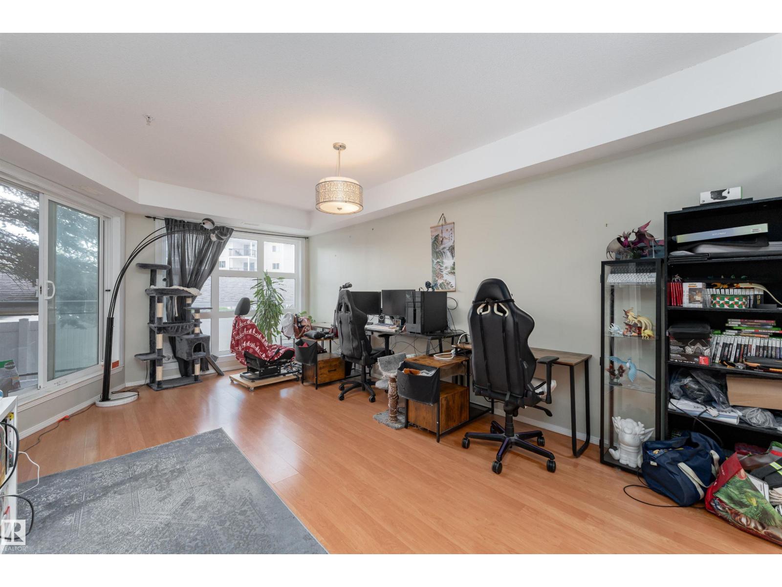 #104 11933 106 Av Nw Property Photo 10