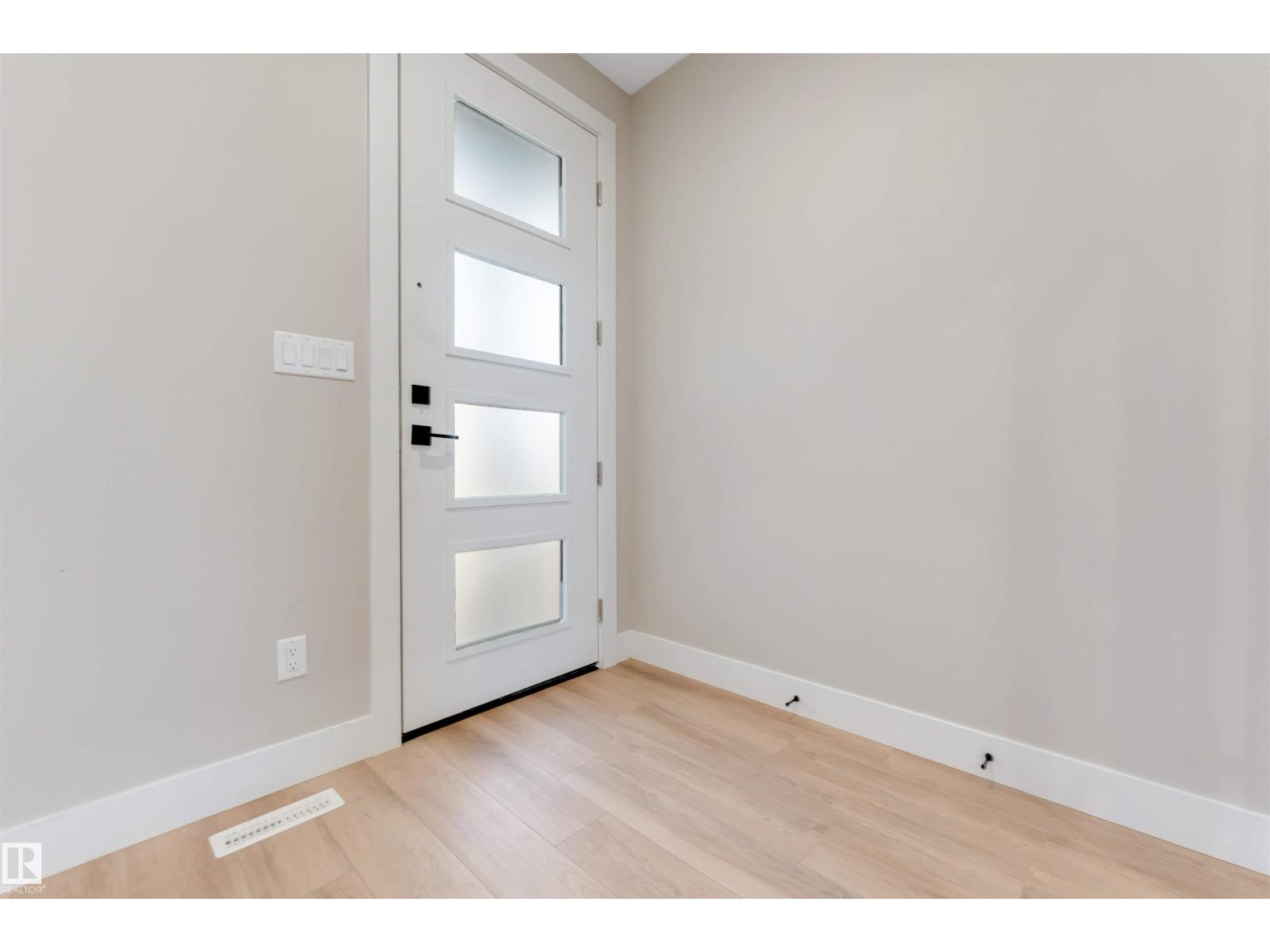 1805 60 Av Ne Property Photo 13