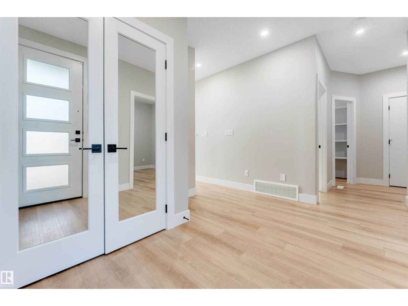 1805 60 Av Ne Property Photo 14