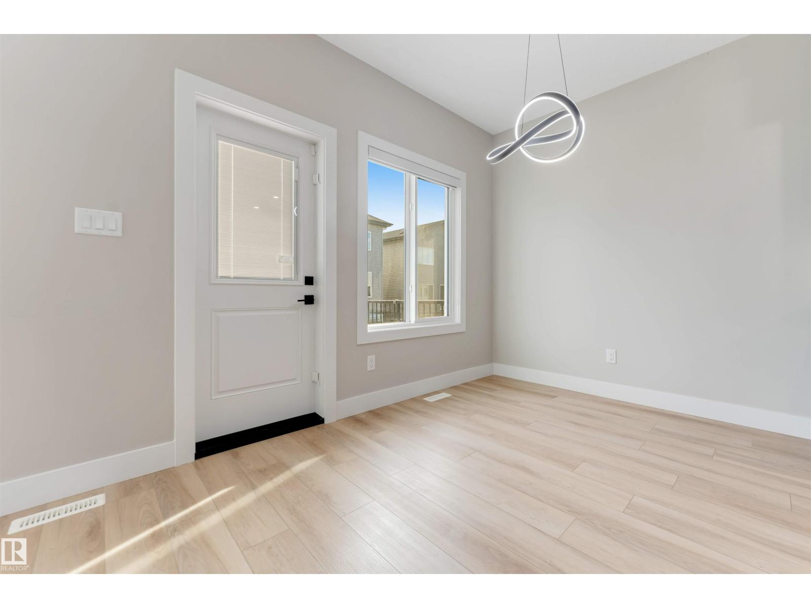 1805 60 Av Ne Property Photo 24