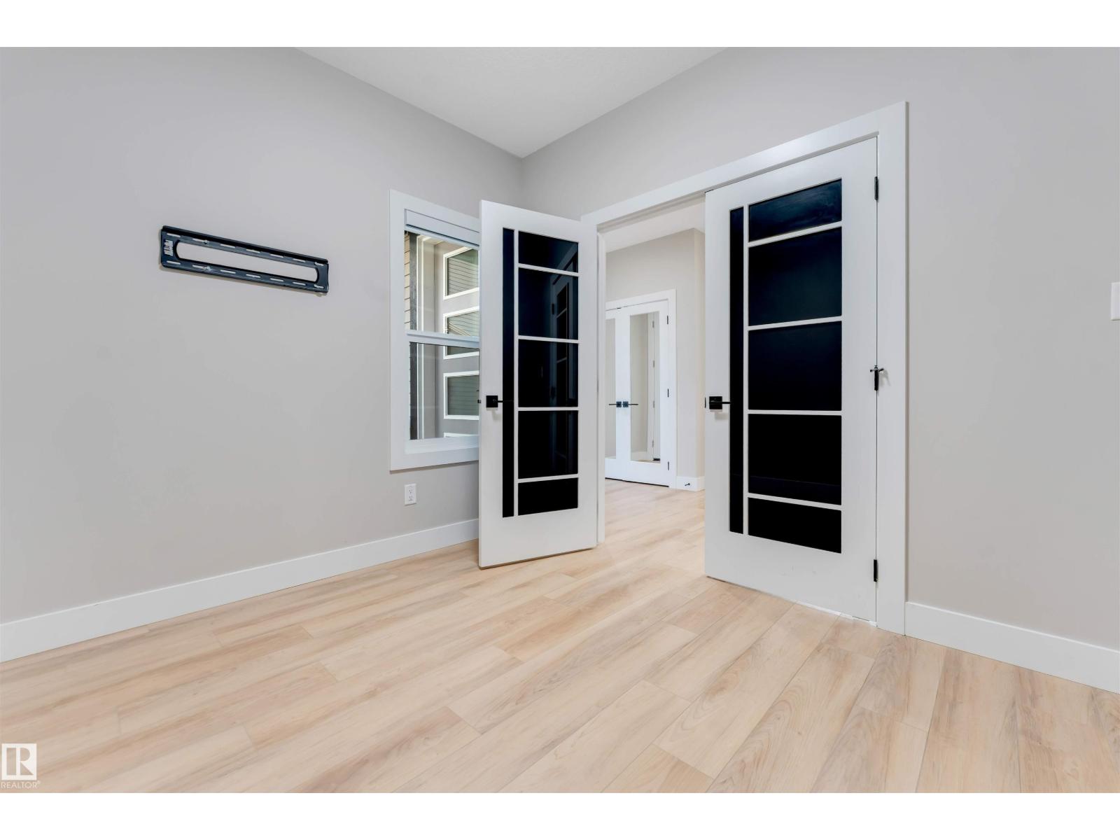 1805 60 Av Ne Property Photo 25