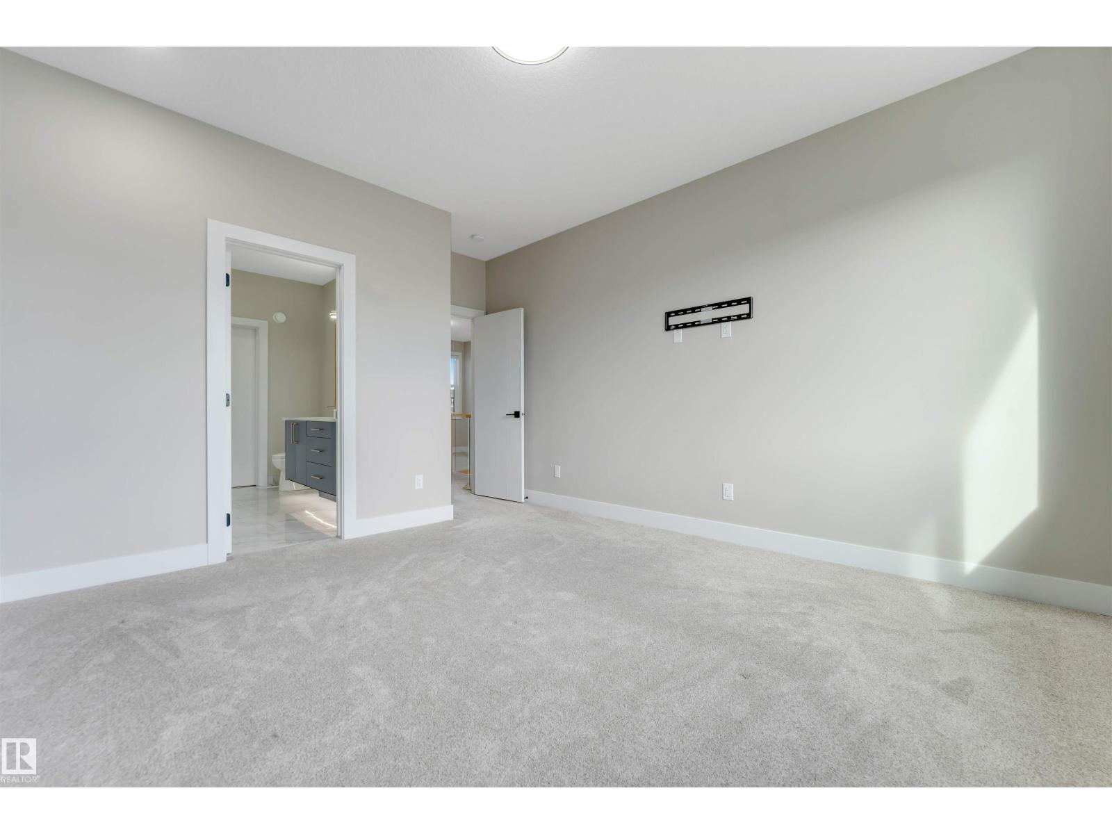 1805 60 Av Ne Property Photo 35