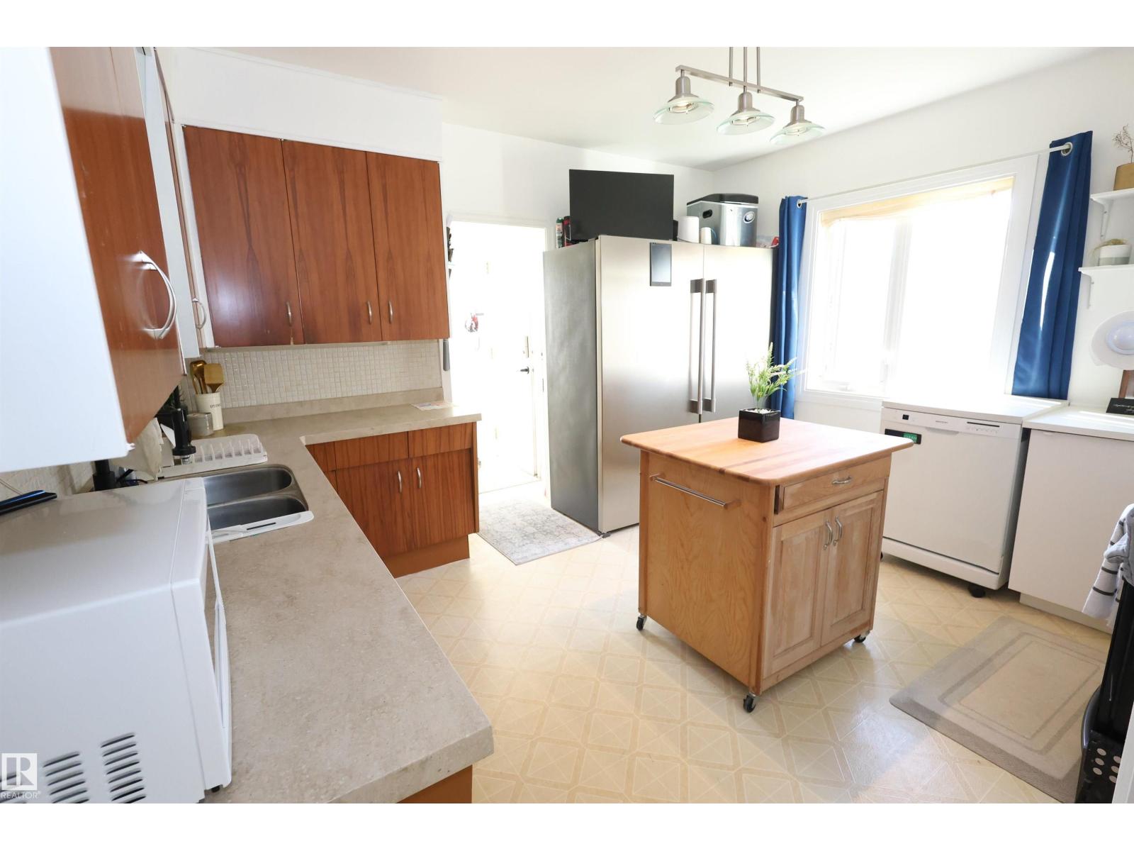 12229 88 St Nw Property Photo 13