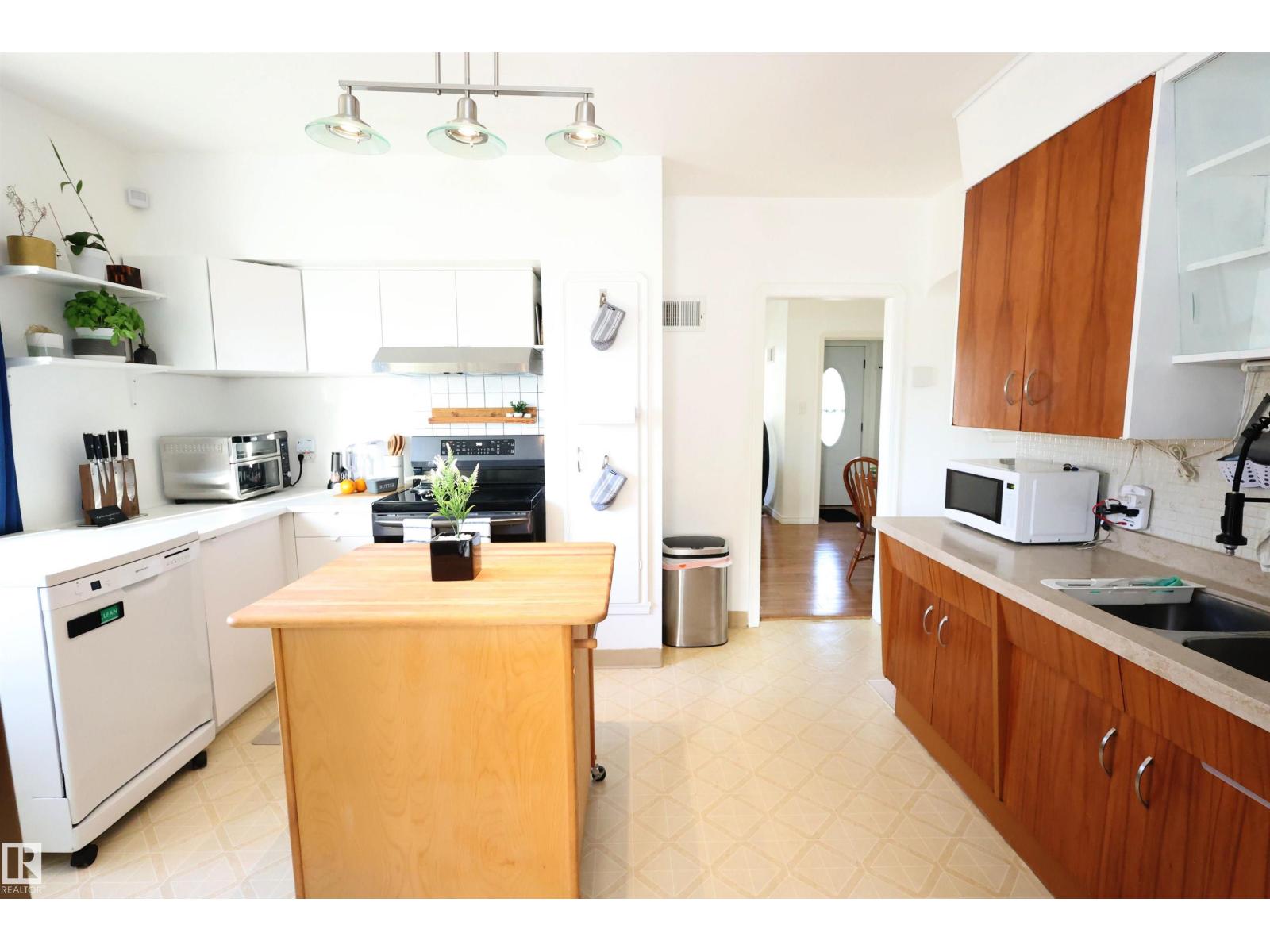 12229 88 St Nw Property Photo 15