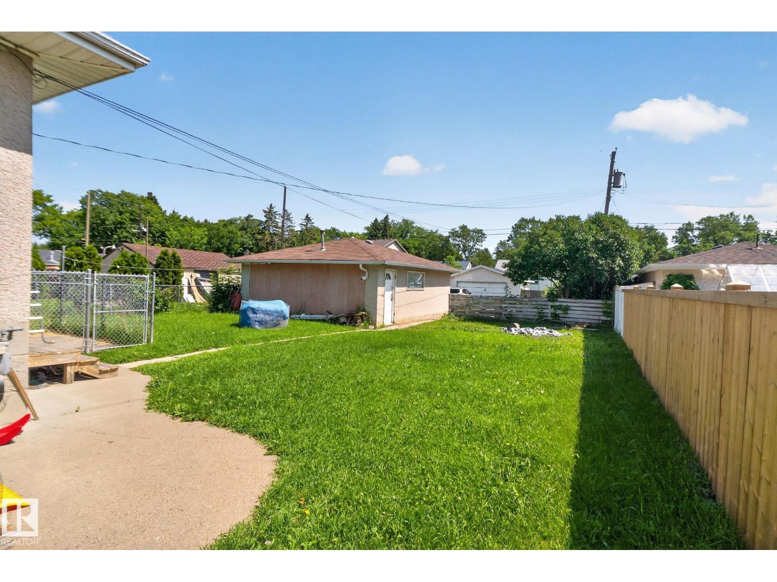 12229 88 St Nw Property Photo 31