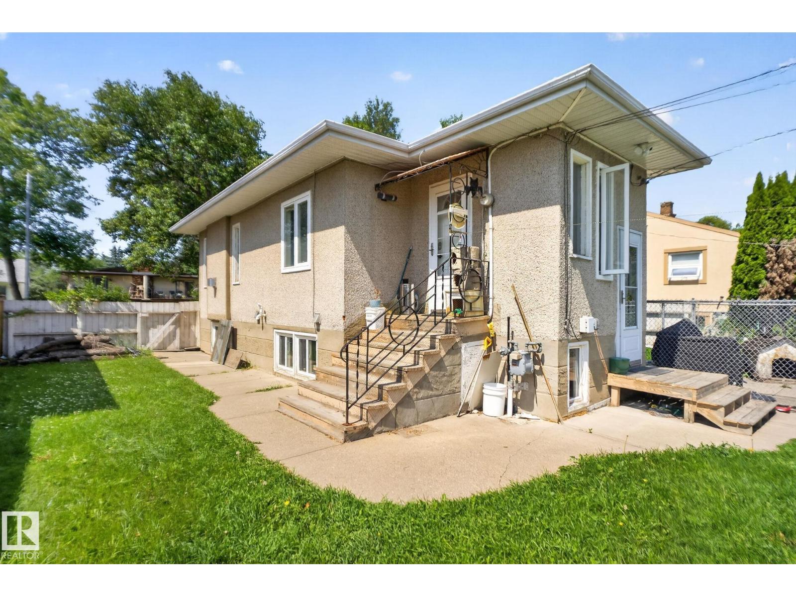 12229 88 St Nw Property Photo 32