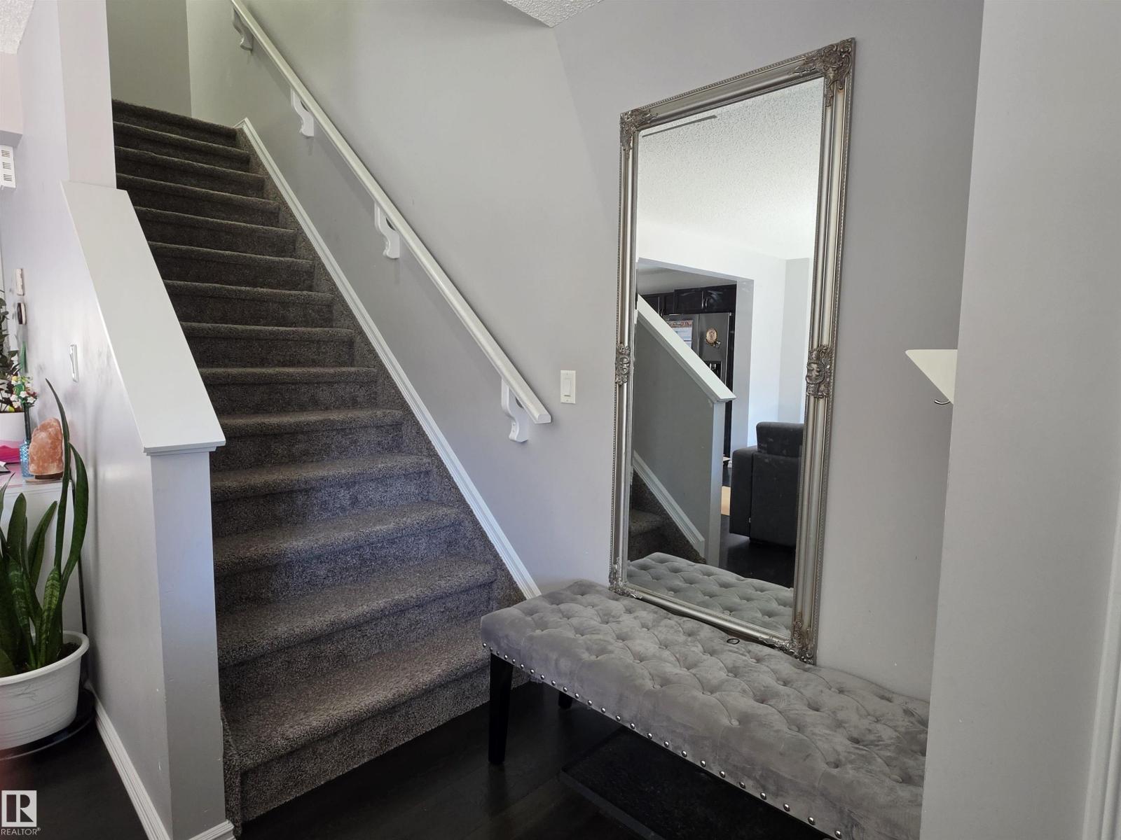 2508 20 Av Nw Property Photo 4