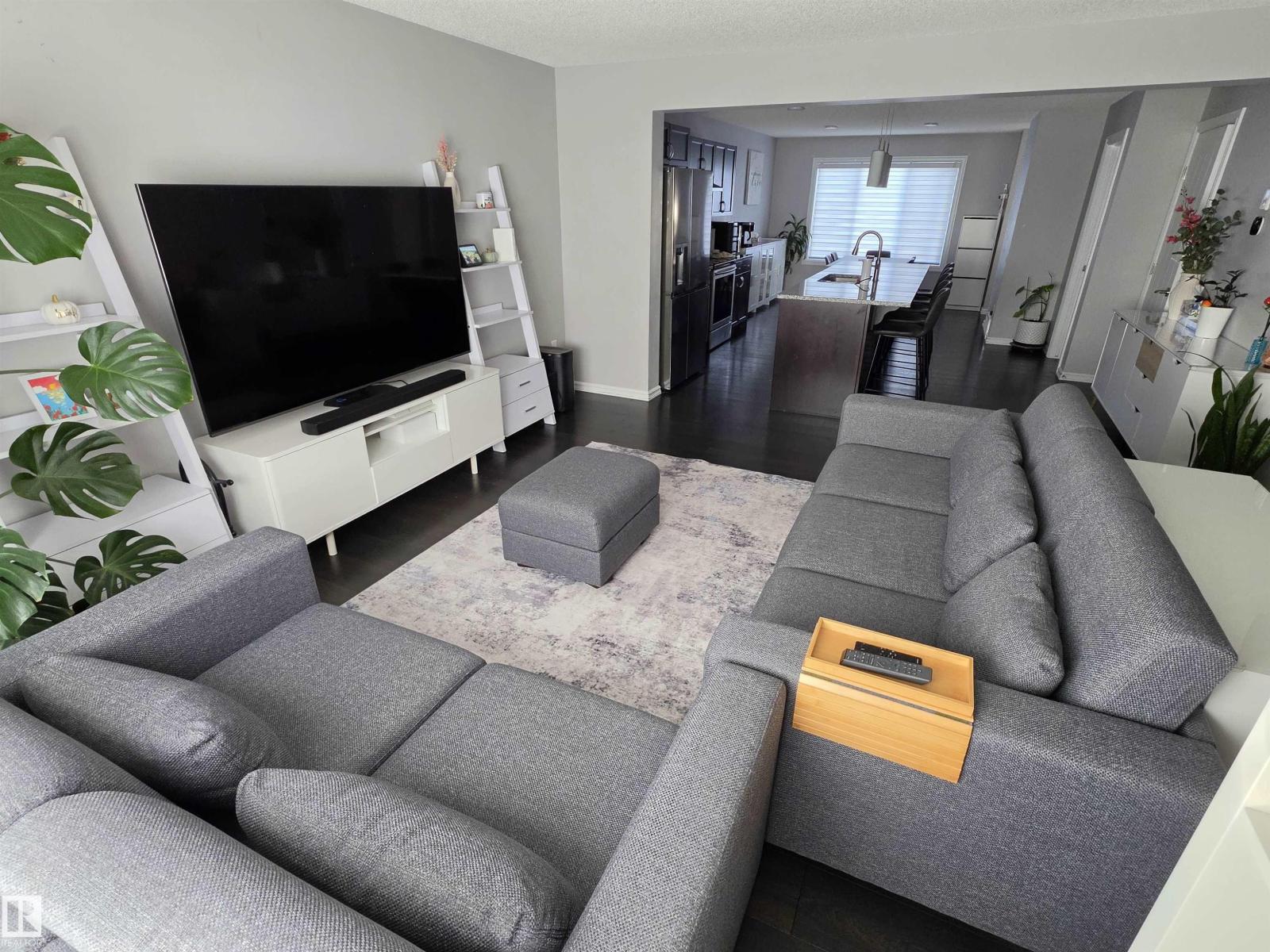 2508 20 Av Nw Property Photo 7
