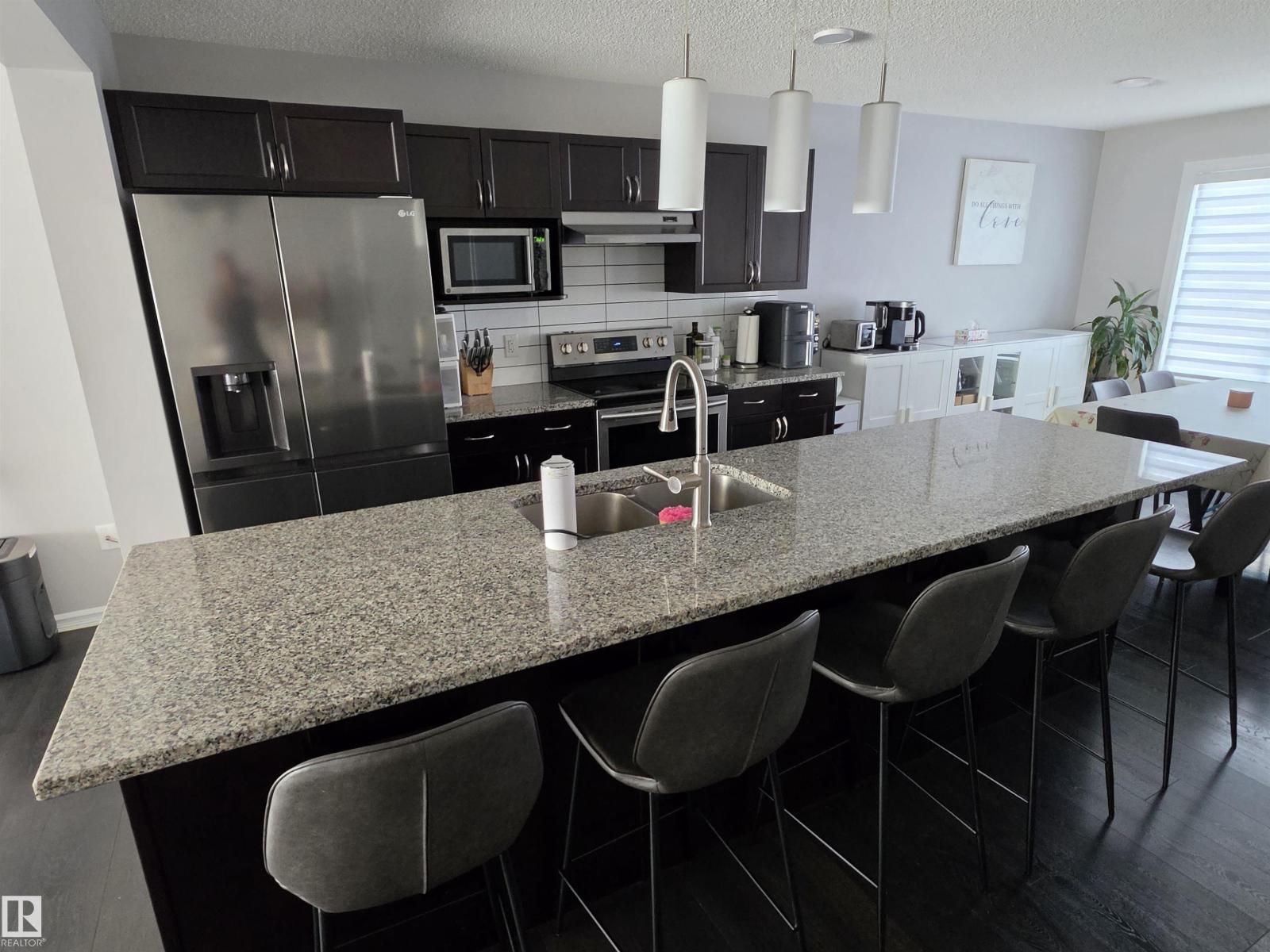 2508 20 Av Nw Property Photo 8