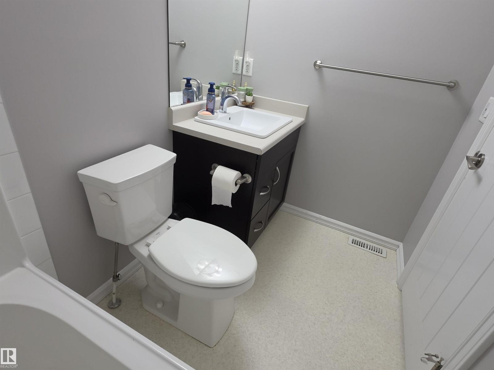 2508 20 Av Nw Property Photo 26