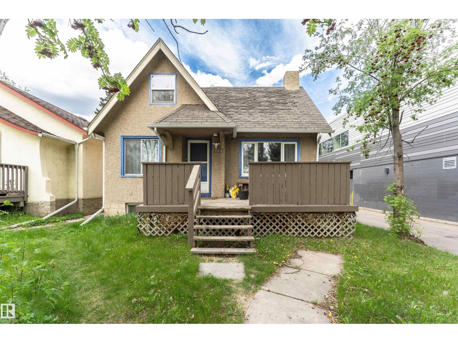 10918 84 AV NW Property Photo 1