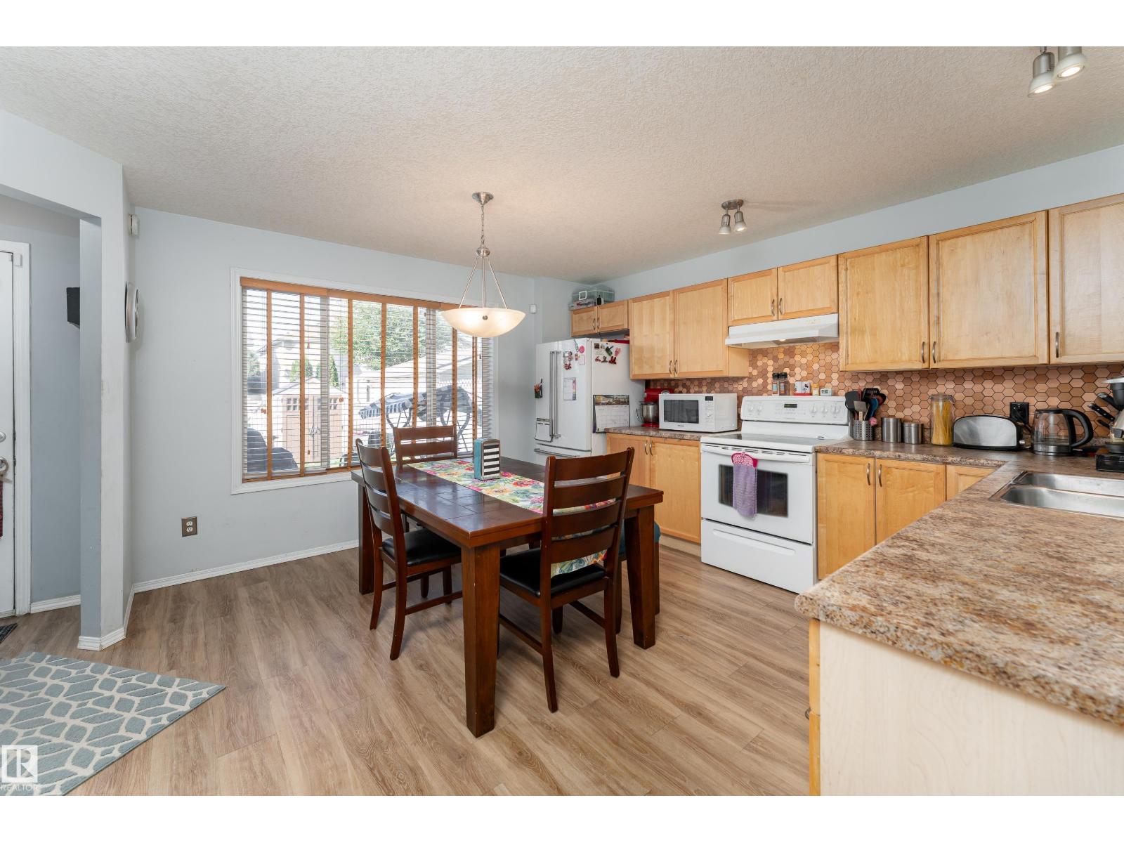 5632 203 St Nw Property Photo 10