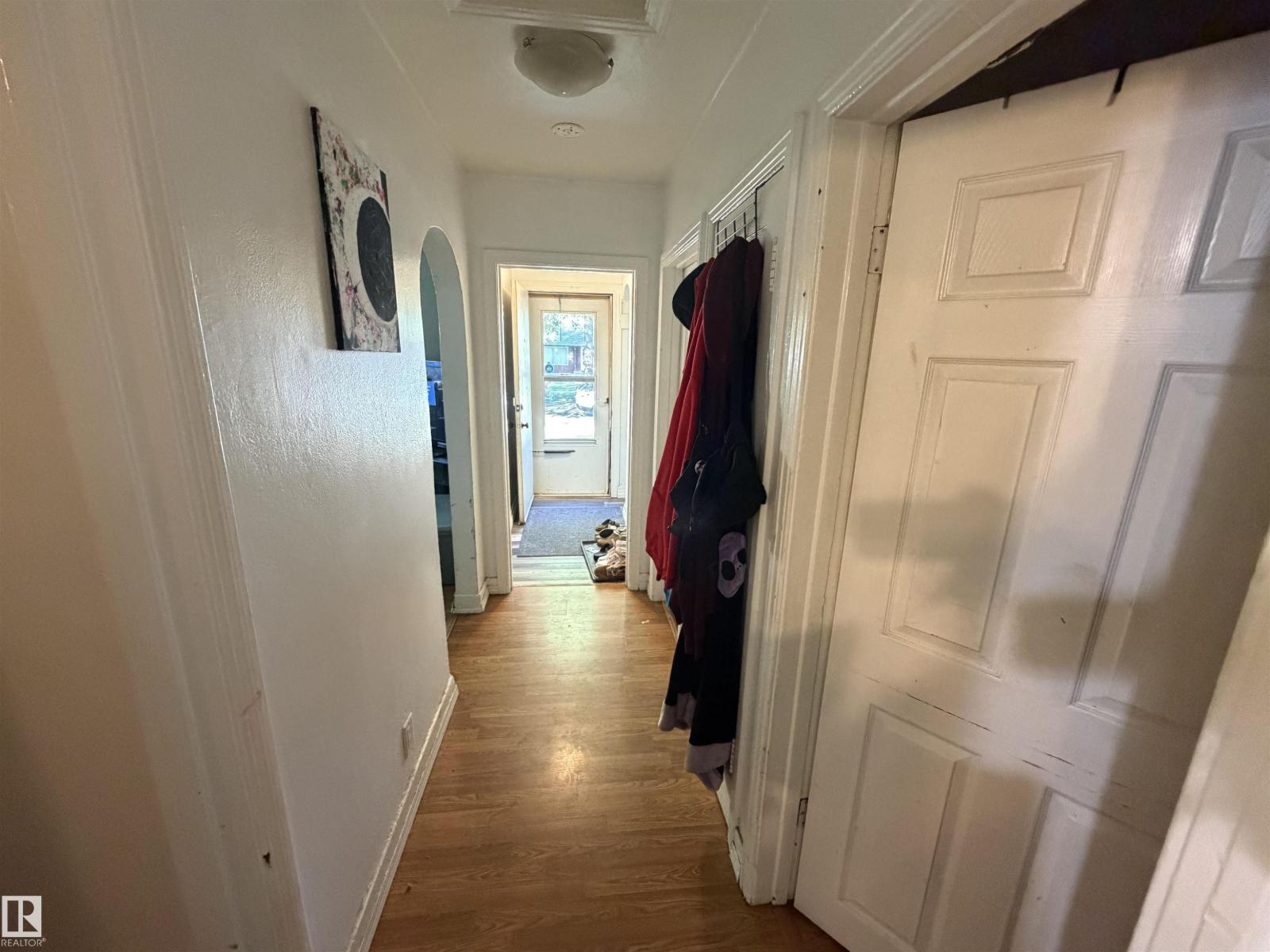 12245 81 St Nw Property Photo 4