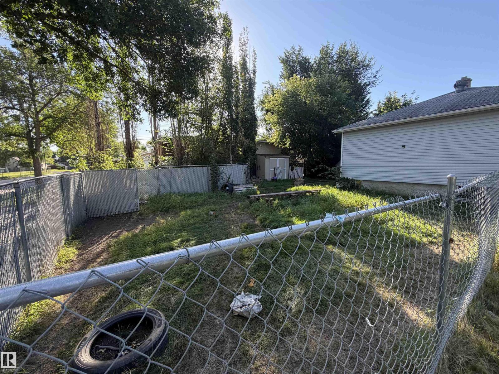 12245 81 St Nw Property Photo 8
