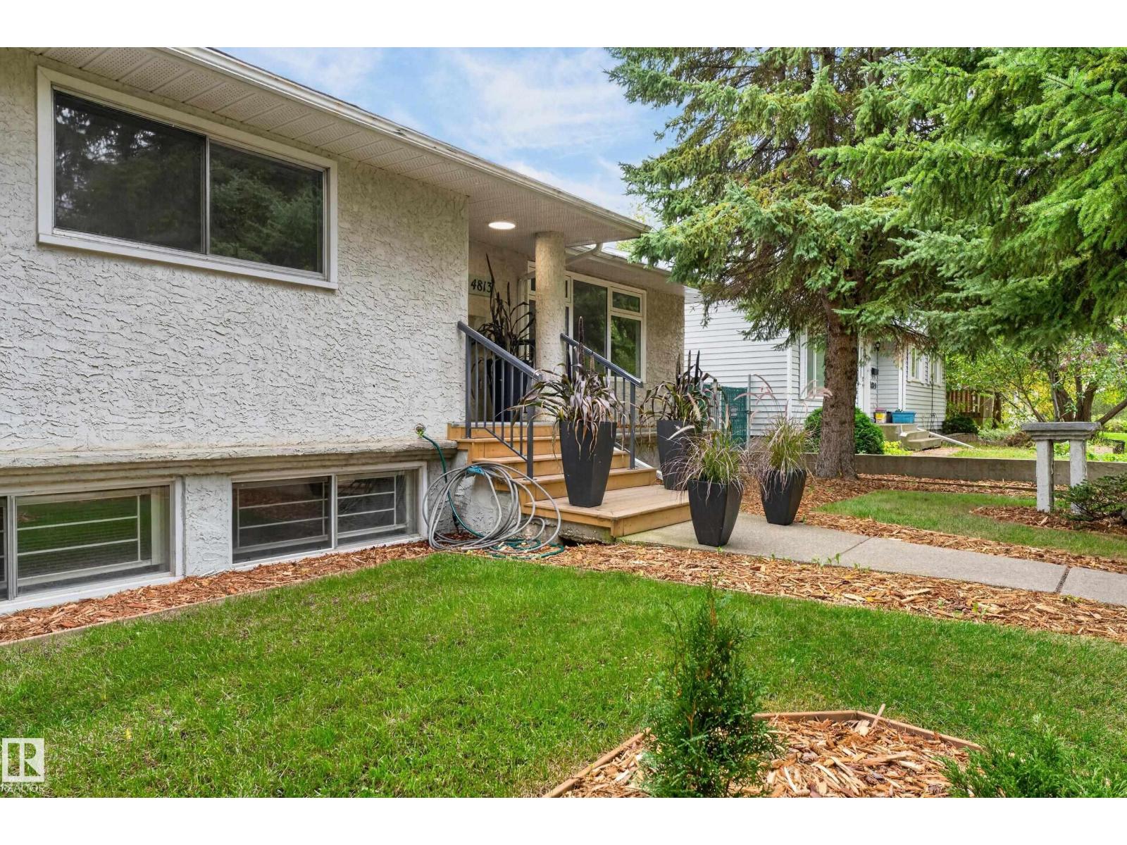 4813 115 Av Nw Nw Property Photo 1