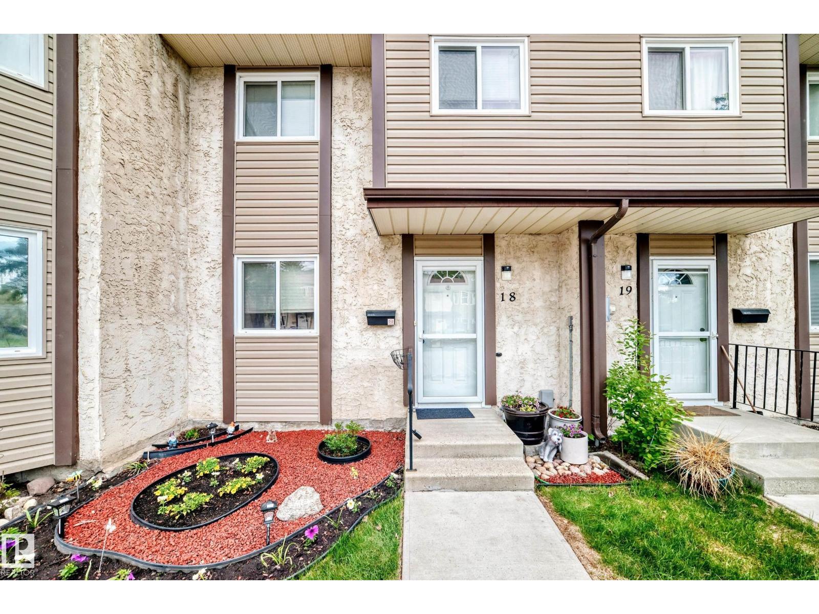 #18 10453 20 Av Nw Property Photo 2