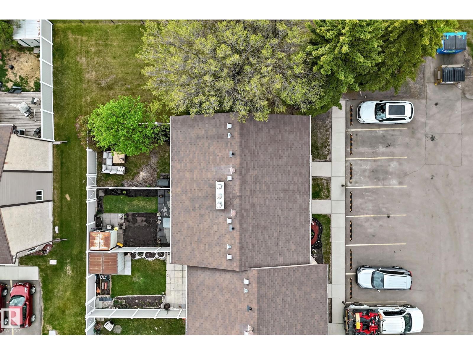 #18 10453 20 Av Nw Property Photo 5