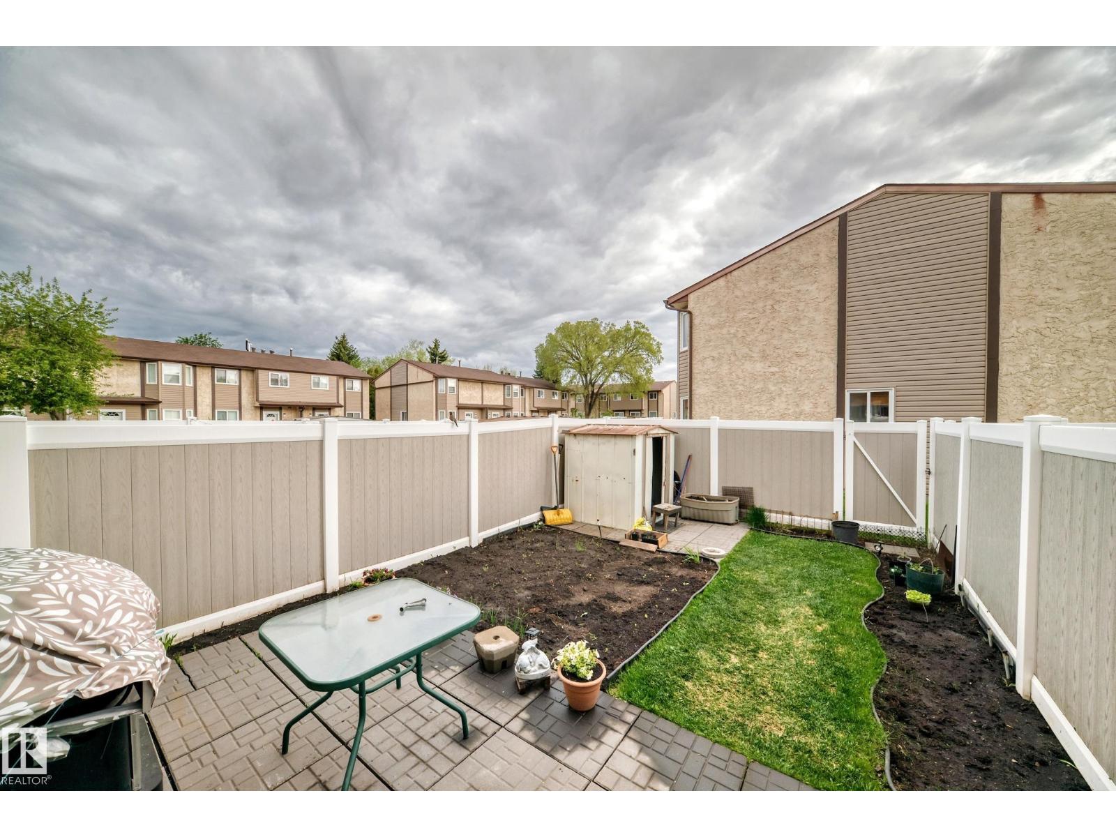 #18 10453 20 Av Nw Property Photo 6