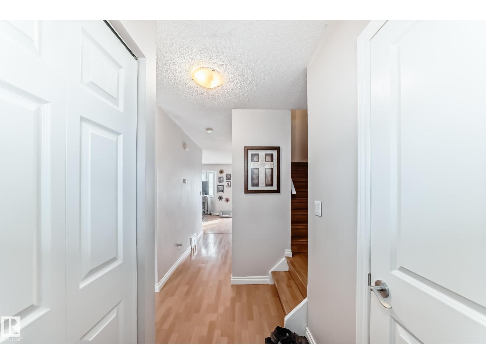 #18 10453 20 Av Nw Property Photo 11