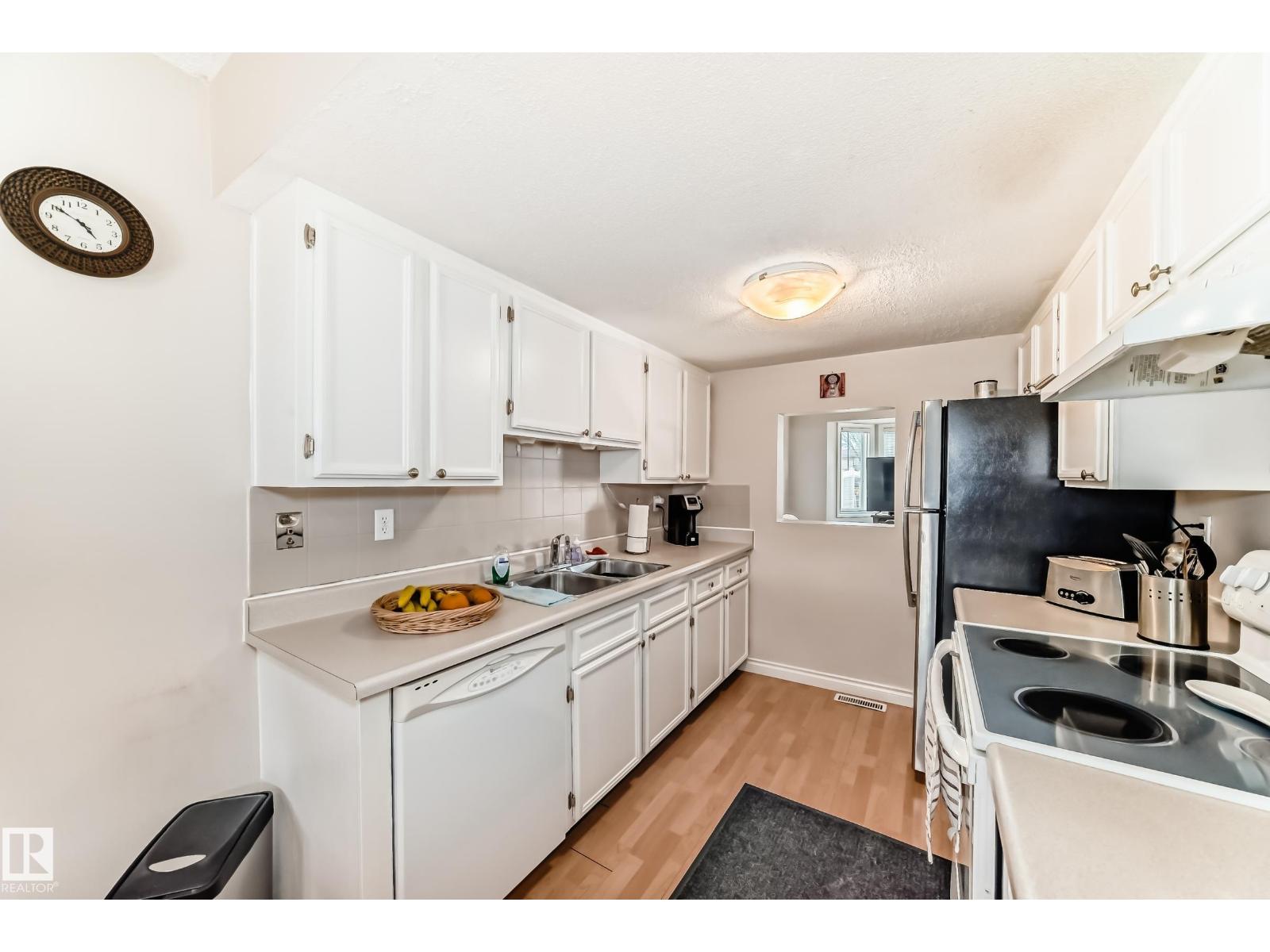 #18 10453 20 Av Nw Property Photo 14