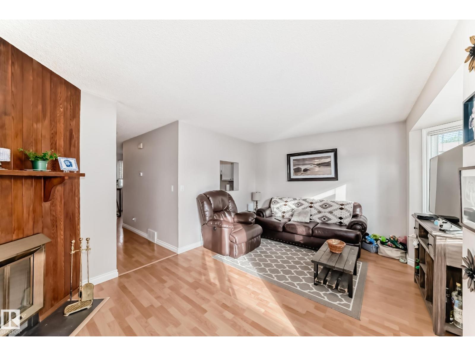 #18 10453 20 Av Nw Property Photo 22