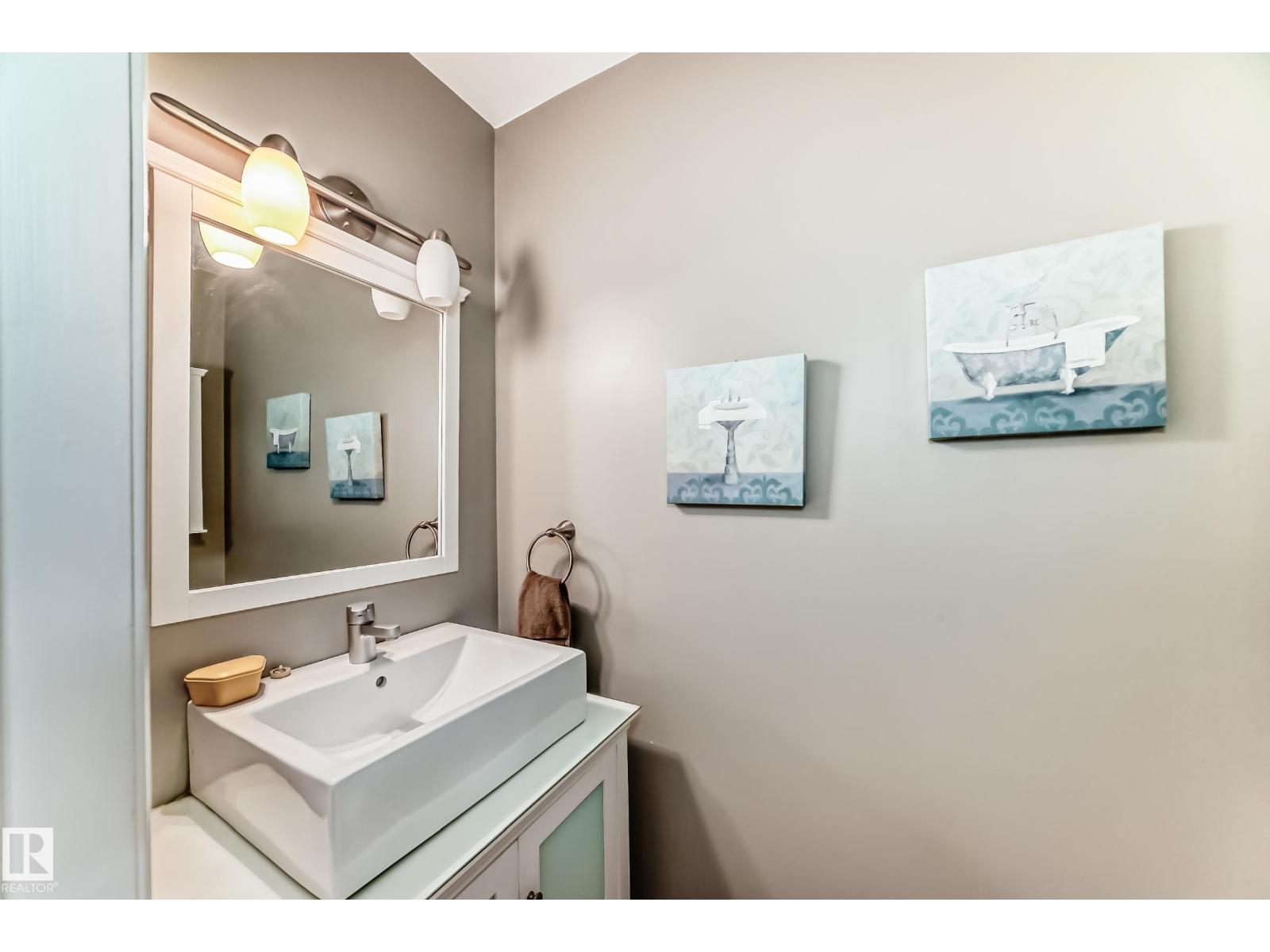 #18 10453 20 Av Nw Property Photo 25