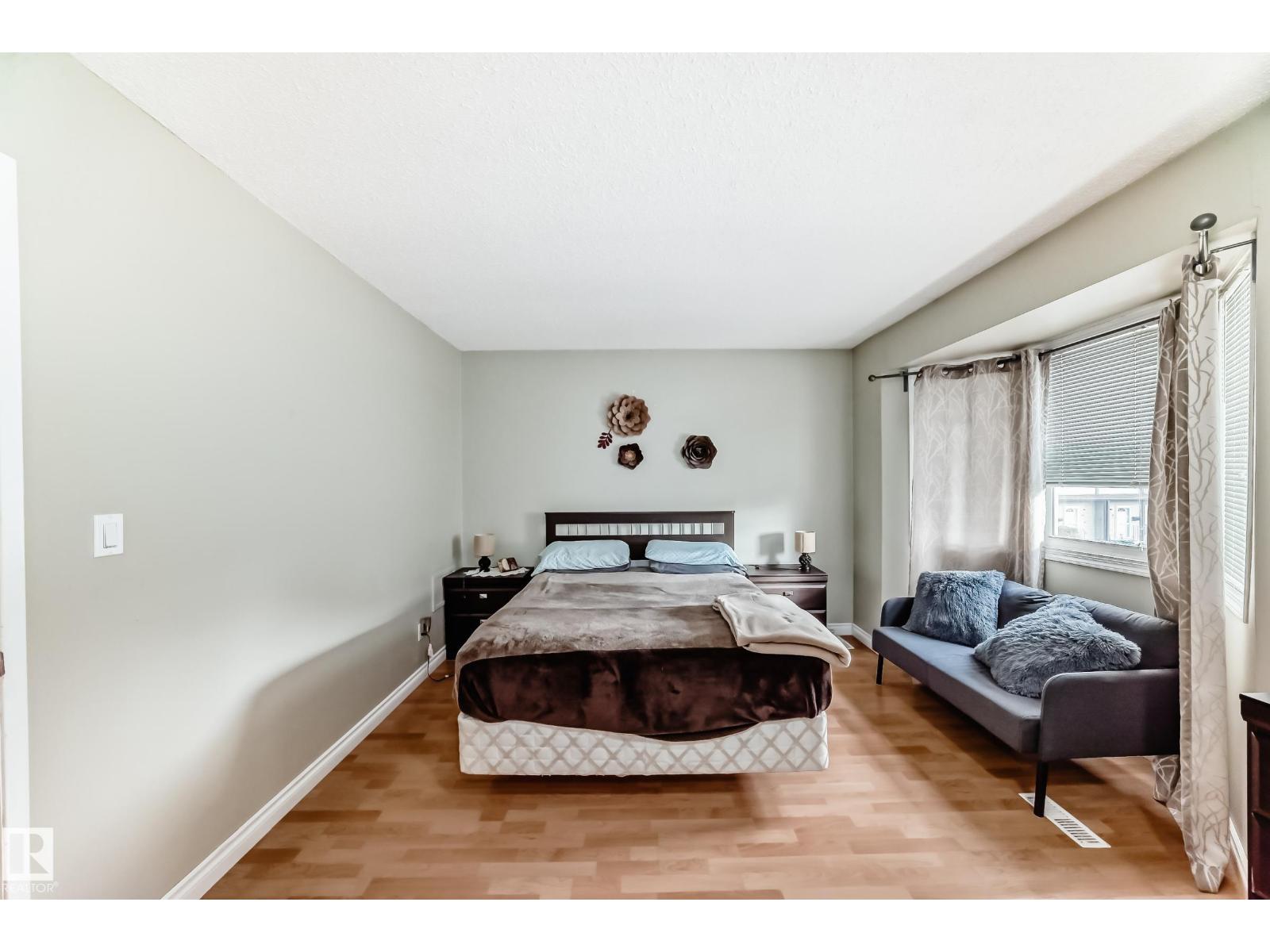 #18 10453 20 Av Nw Property Photo 28