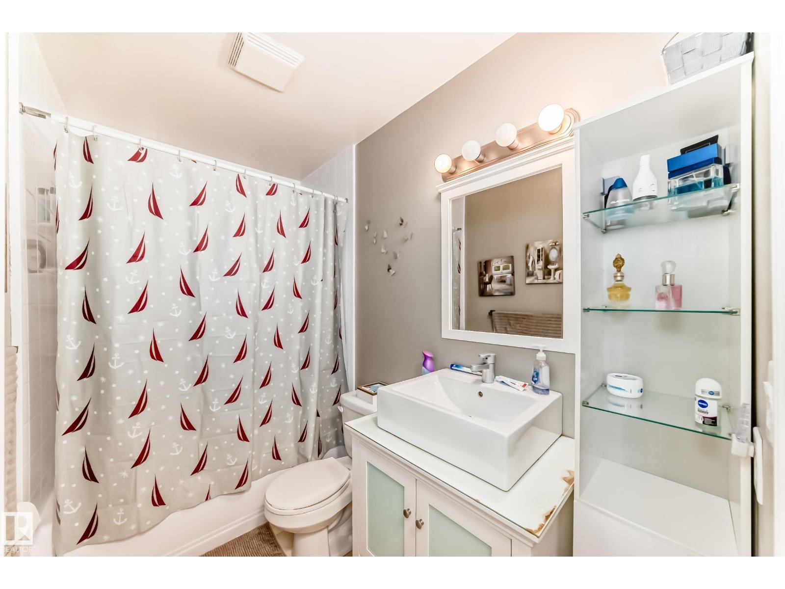 #18 10453 20 Av Nw Property Photo 34