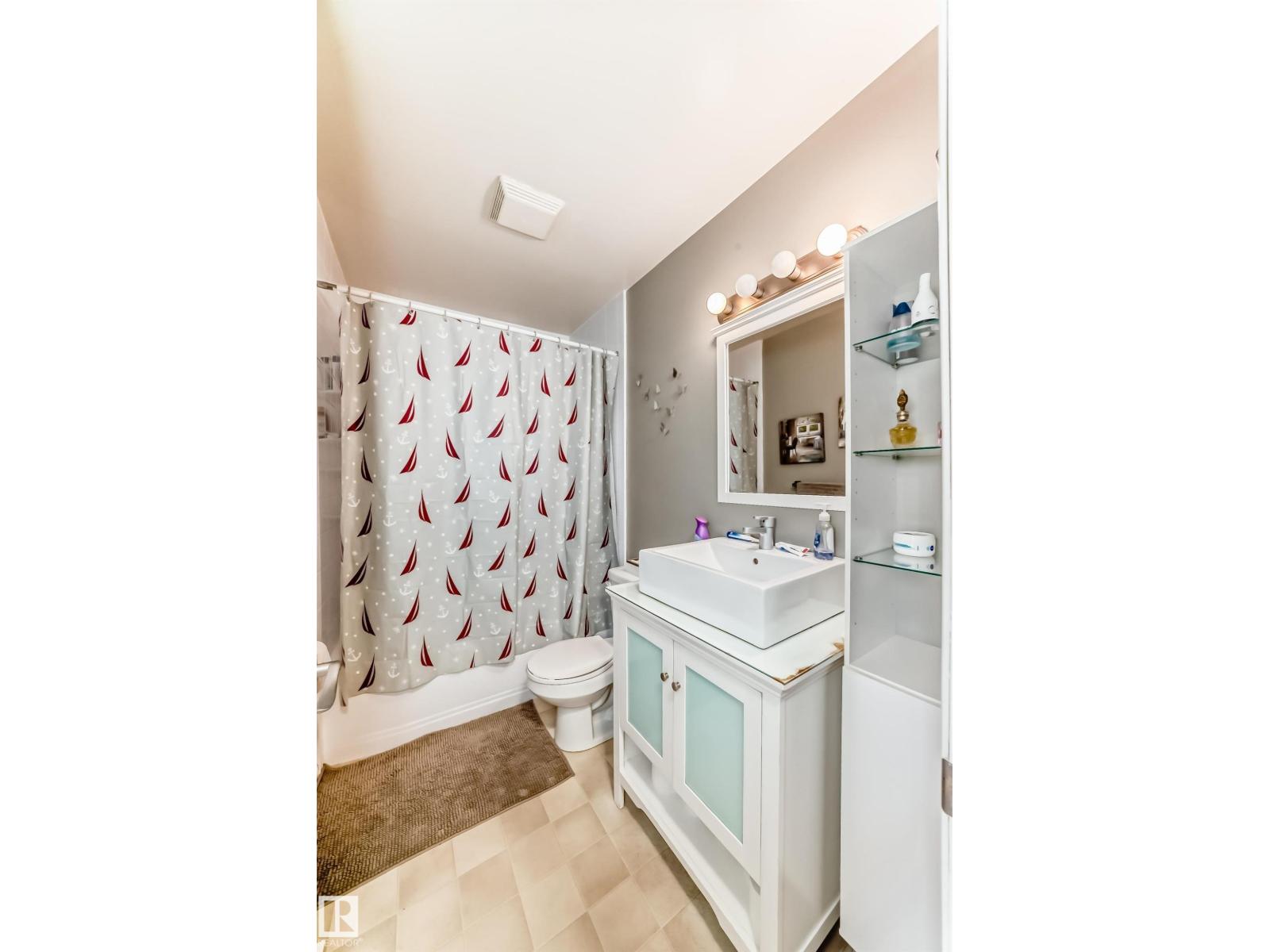 #18 10453 20 Av Nw Property Photo 35