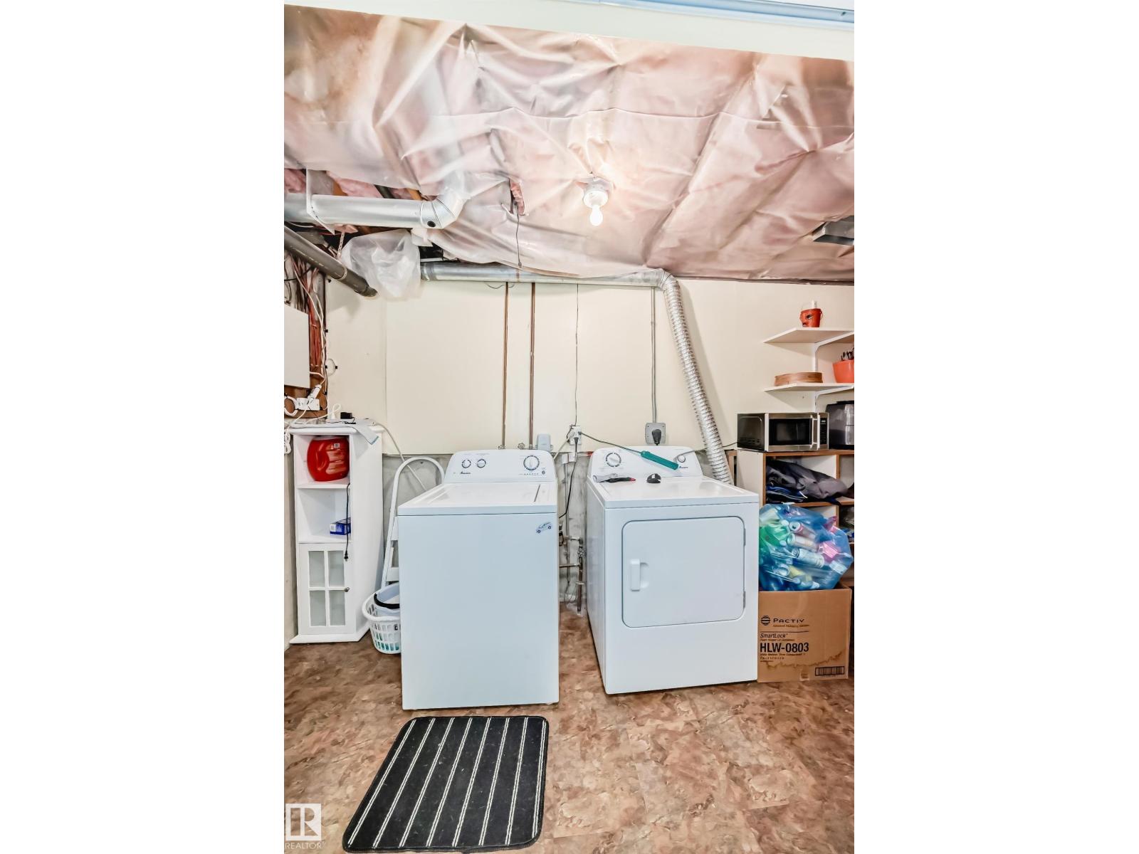 #18 10453 20 Av Nw Property Photo 36