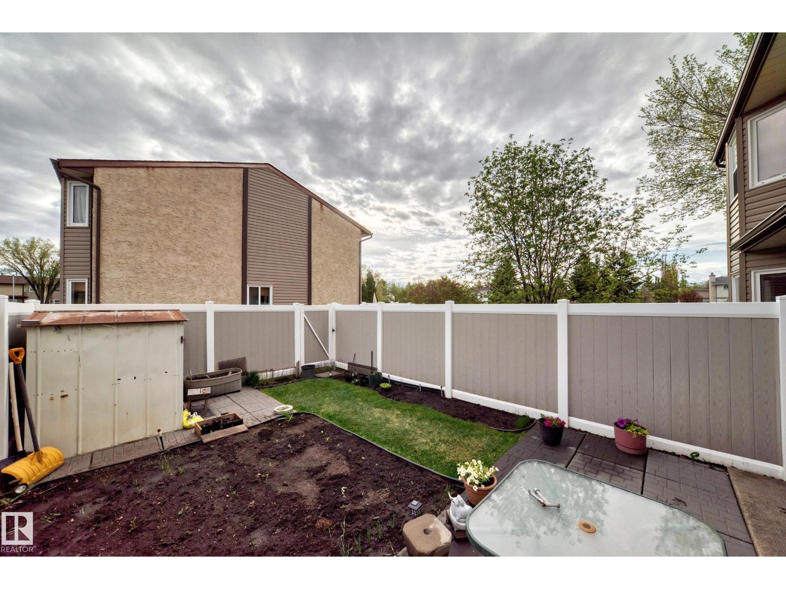 #18 10453 20 Av Nw Property Photo 41