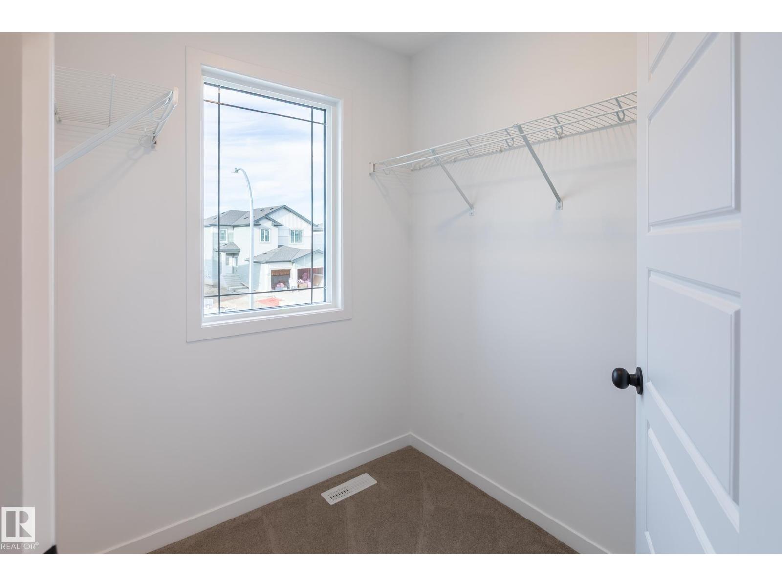 93 Silverstone Dr Property Photo 26