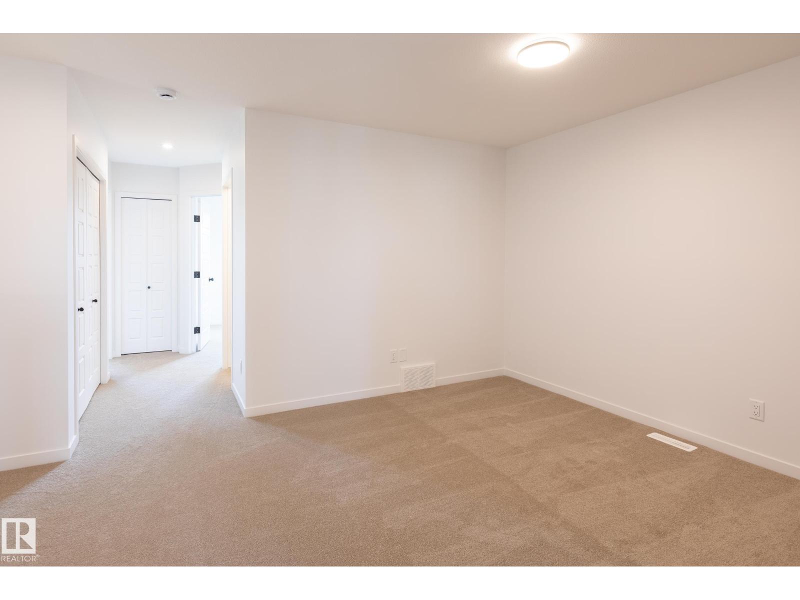 93 Silverstone Dr Property Photo 27