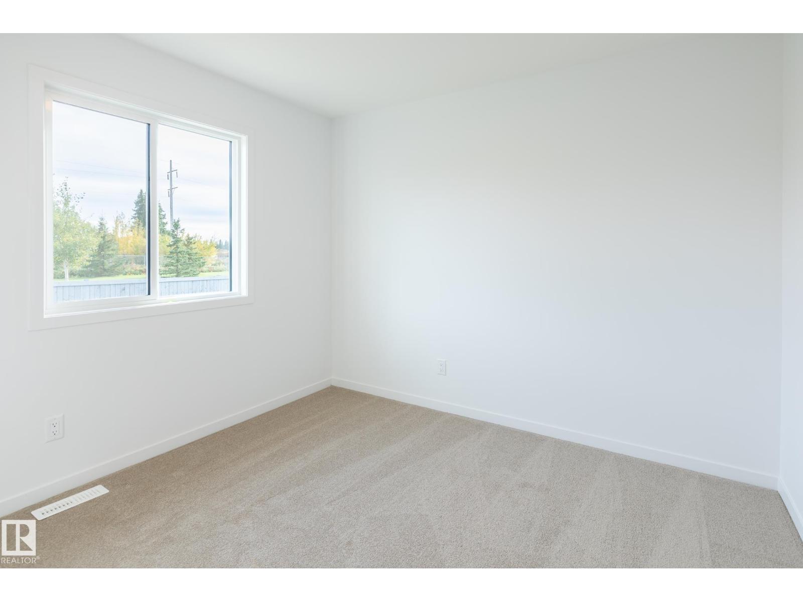 93 Silverstone Dr Property Photo 31