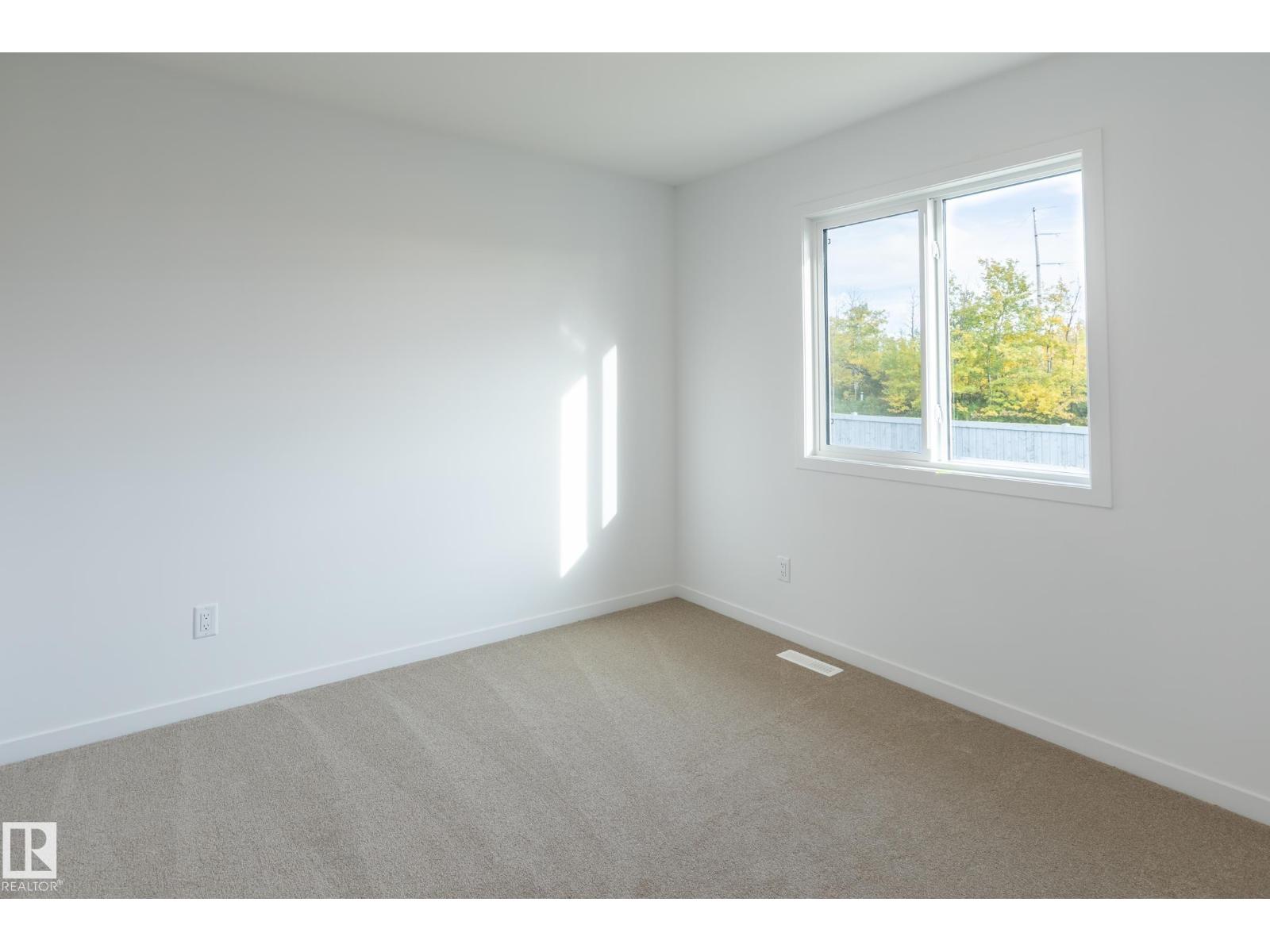 93 Silverstone Dr Property Photo 33
