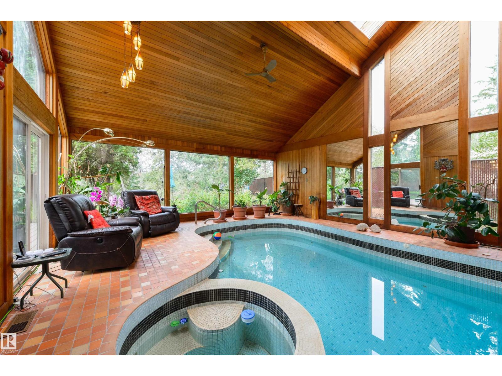9 Wolf Willow Pt Nw Property Photo 1