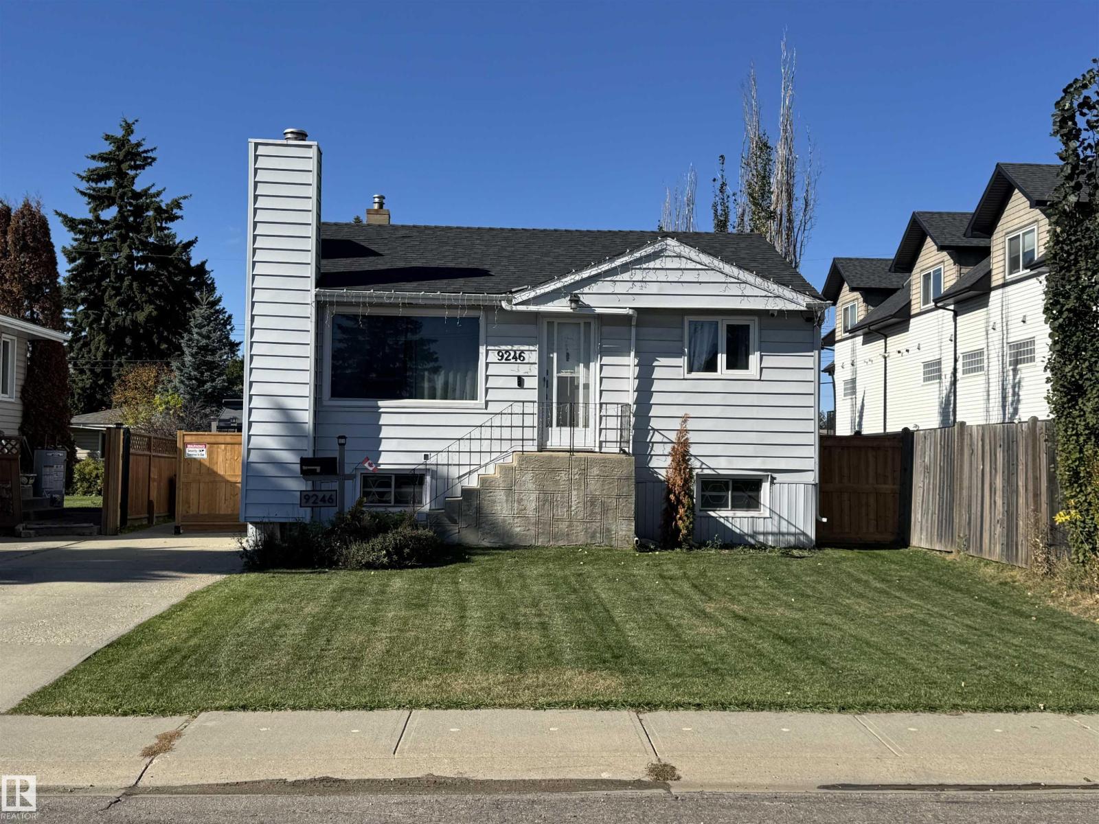 9246 154 ST NW Property Photo 1