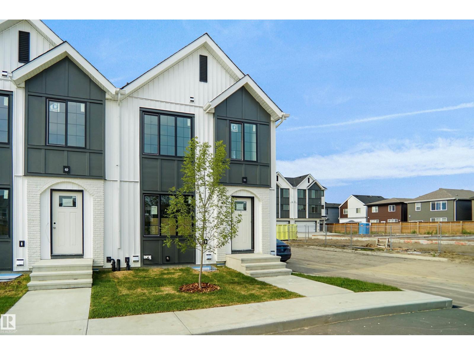 #32 17319 5 ST NE Property Photo 1