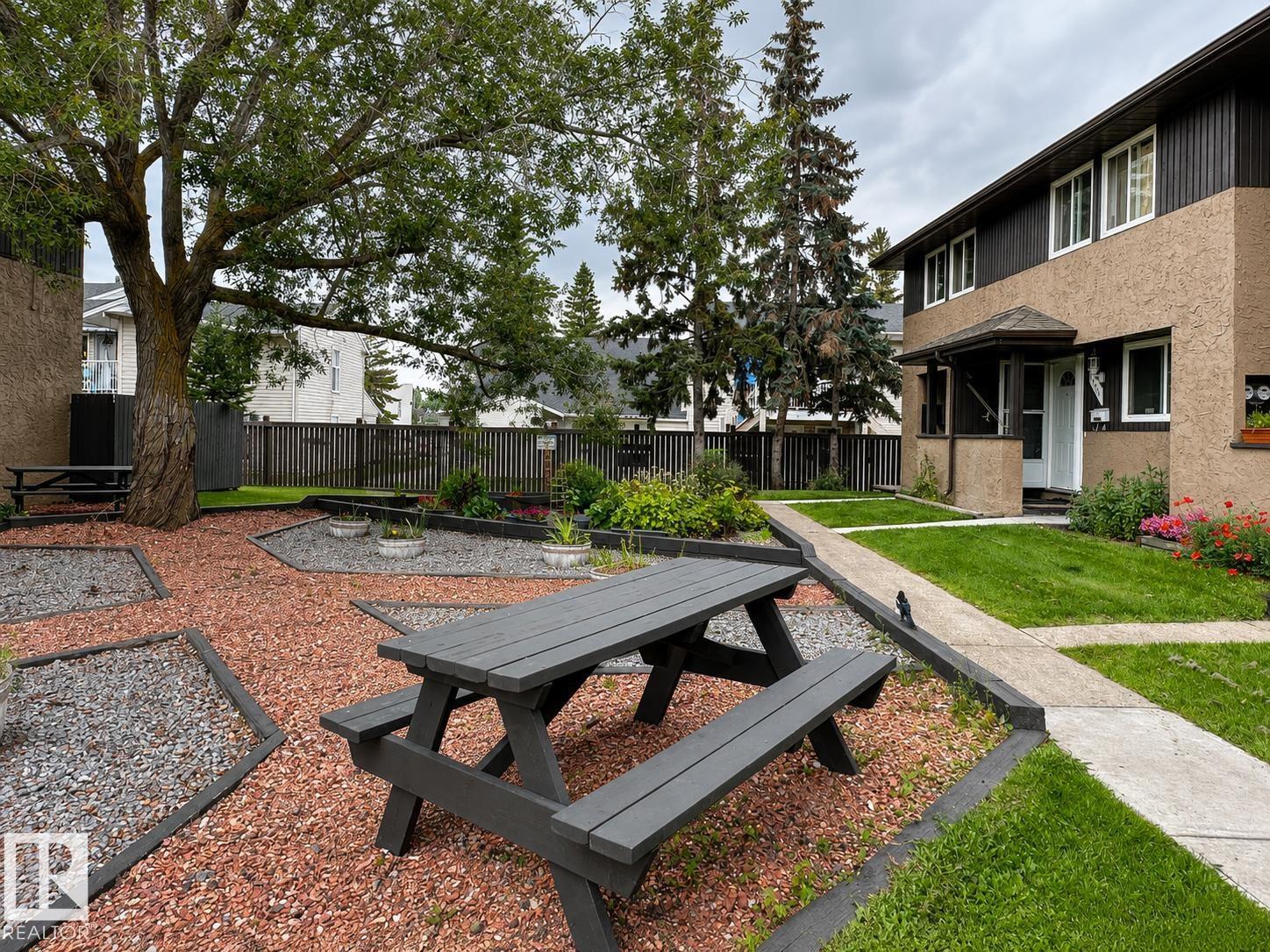 1704 37 St Nw Property Photo 4