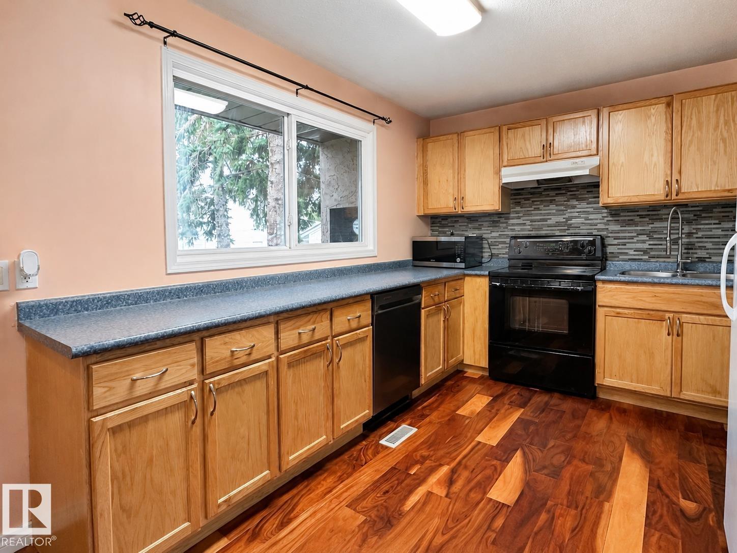 1704 37 St Nw Property Photo 6