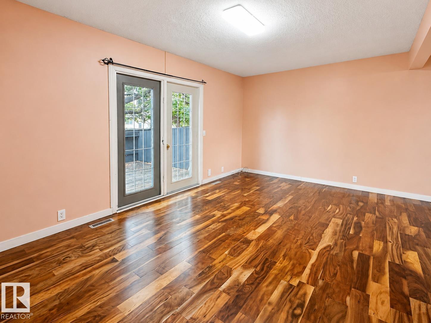 1704 37 St Nw Property Photo 11