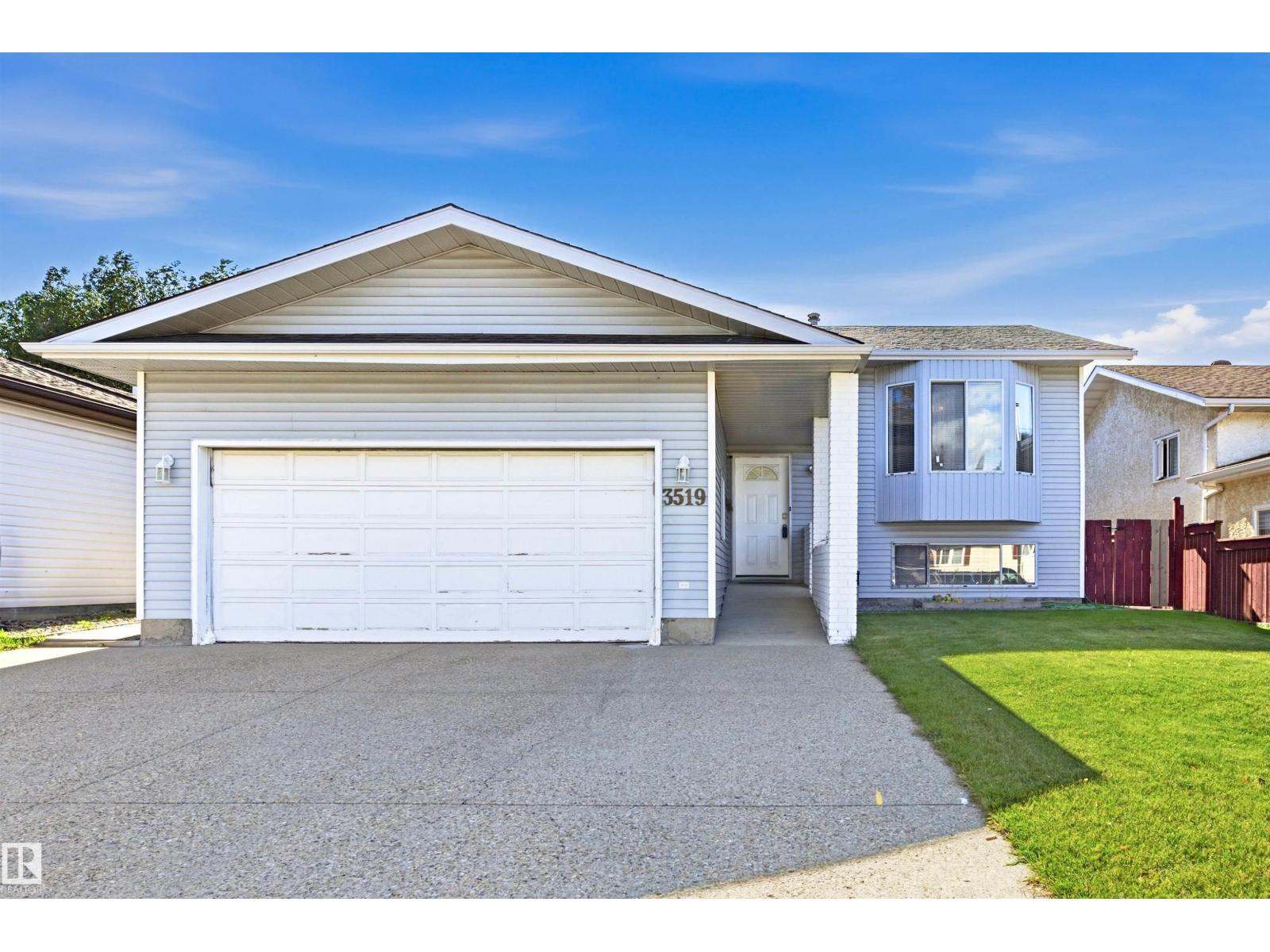 3519 33 Av Nw Property Photo 2