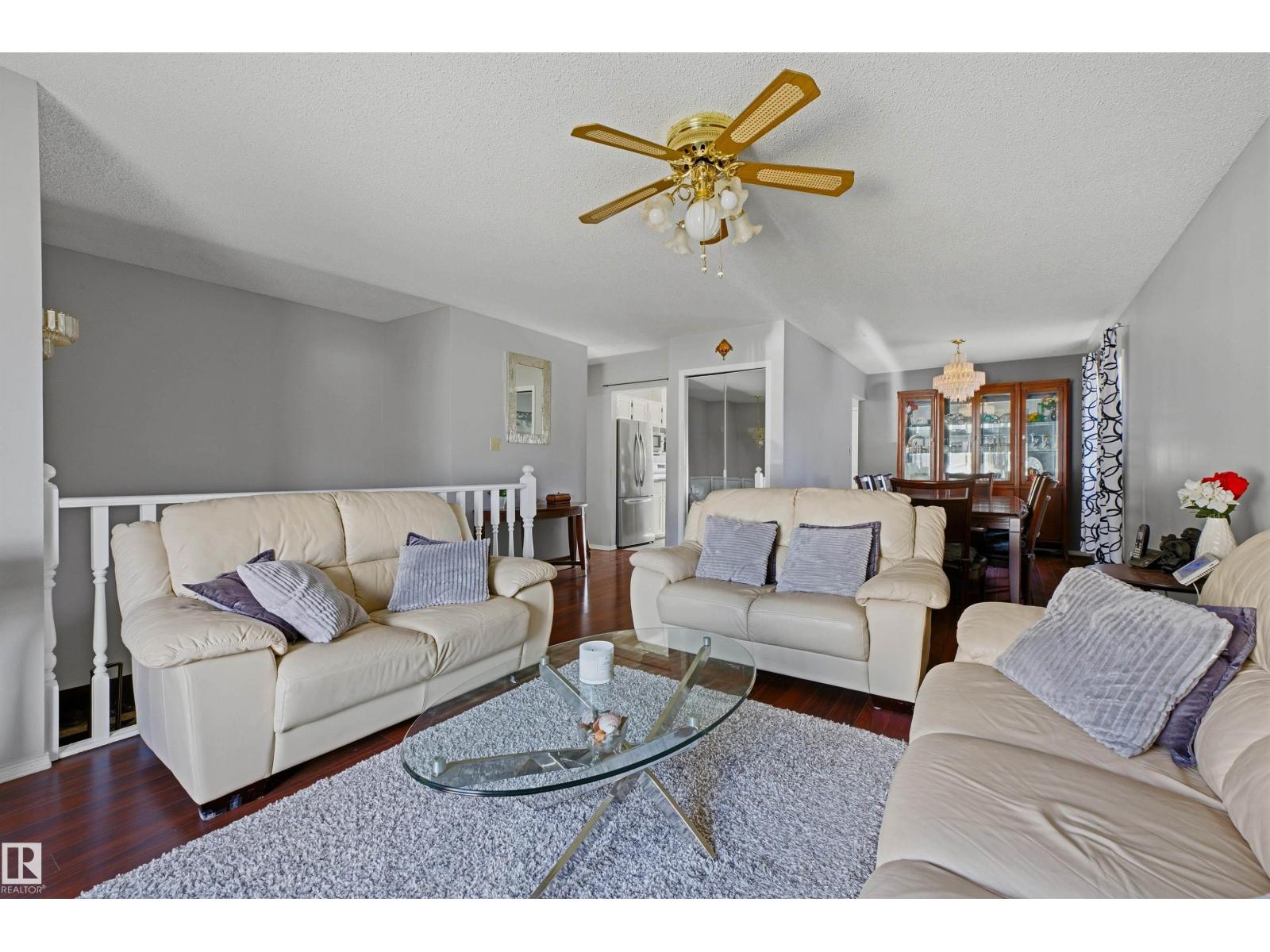 3519 33 Av Nw Property Photo 4