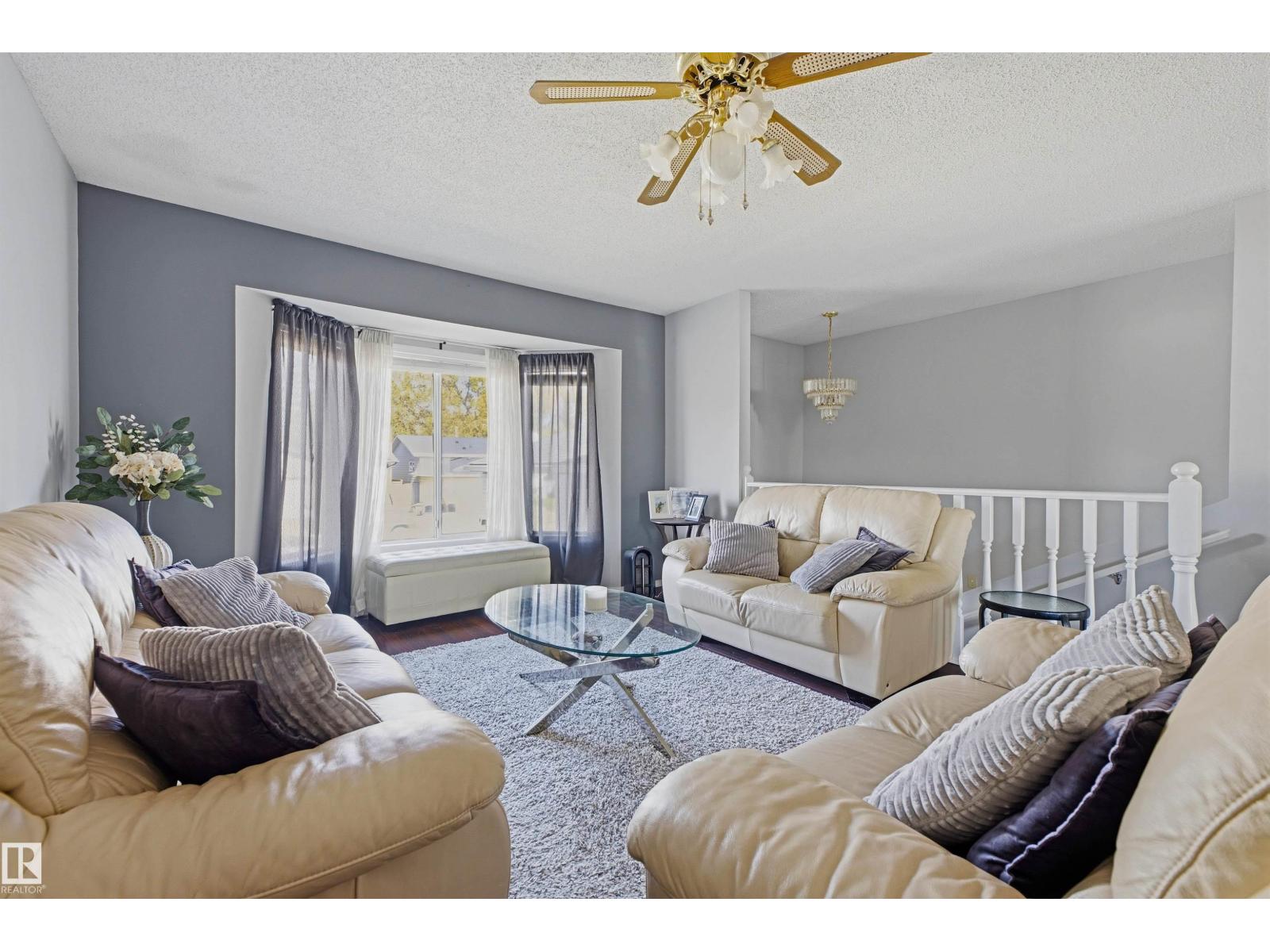 3519 33 Av Nw Property Photo 5