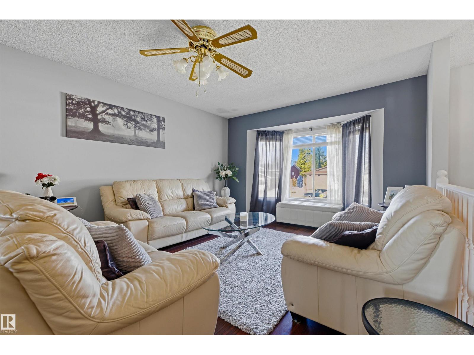 3519 33 Av Nw Property Photo 6