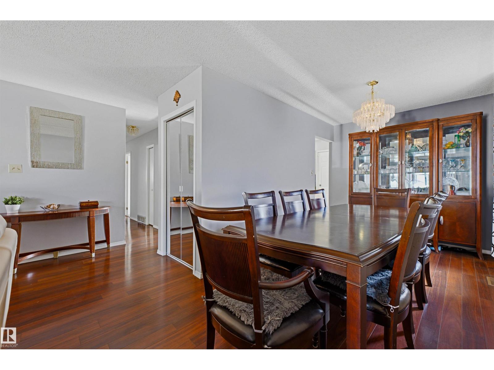 3519 33 Av Nw Property Photo 10