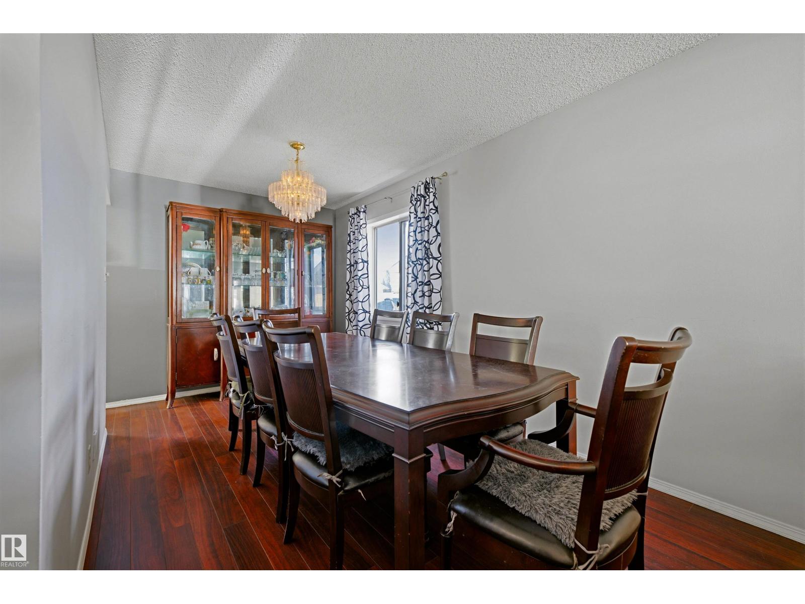 3519 33 Av Nw Property Photo 11