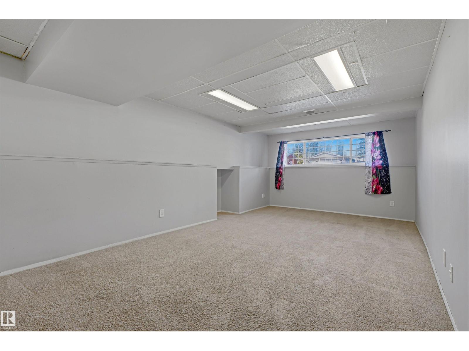 3519 33 Av Nw Property Photo 26
