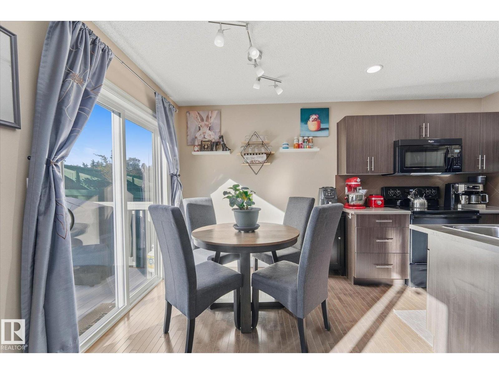 #39 219 Charlotte Wy Property Photo 11