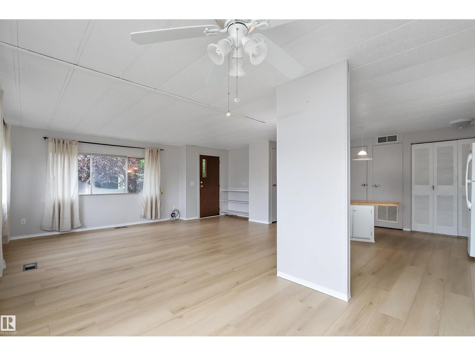 #39 12604 153 Av Nw Property Photo 12